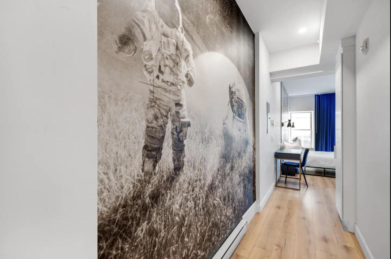 Initial - Astronaute - Centre-Ville De Quebec Dış mekan fotoğraf